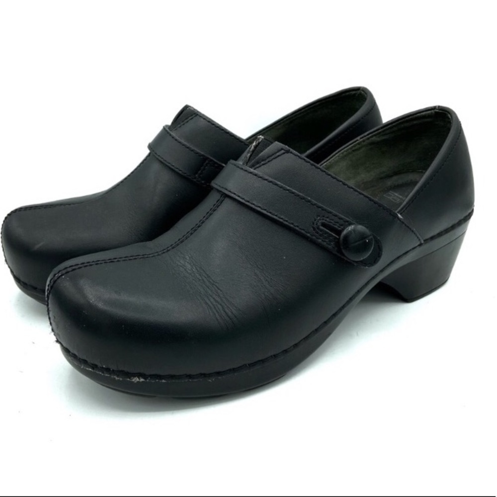 Dansko Solstice Button Strap Clogs -Sz 38